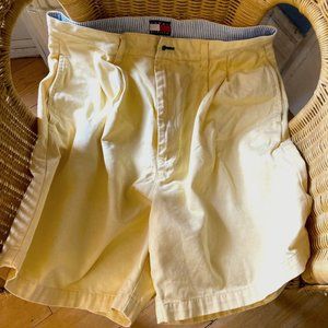CrispTommy Hilfiger shorts in pale yellow cotton